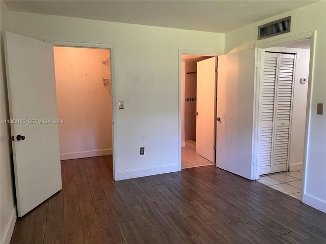 15610 SW 80th St J-105, Miami, FL 33193