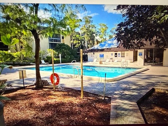8441 Forest Hills Dr 202, Coral Springs, FL 33065