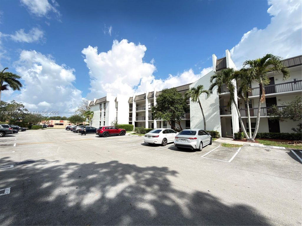 8441 Forest Hills Dr 202, Coral Springs, FL 33065