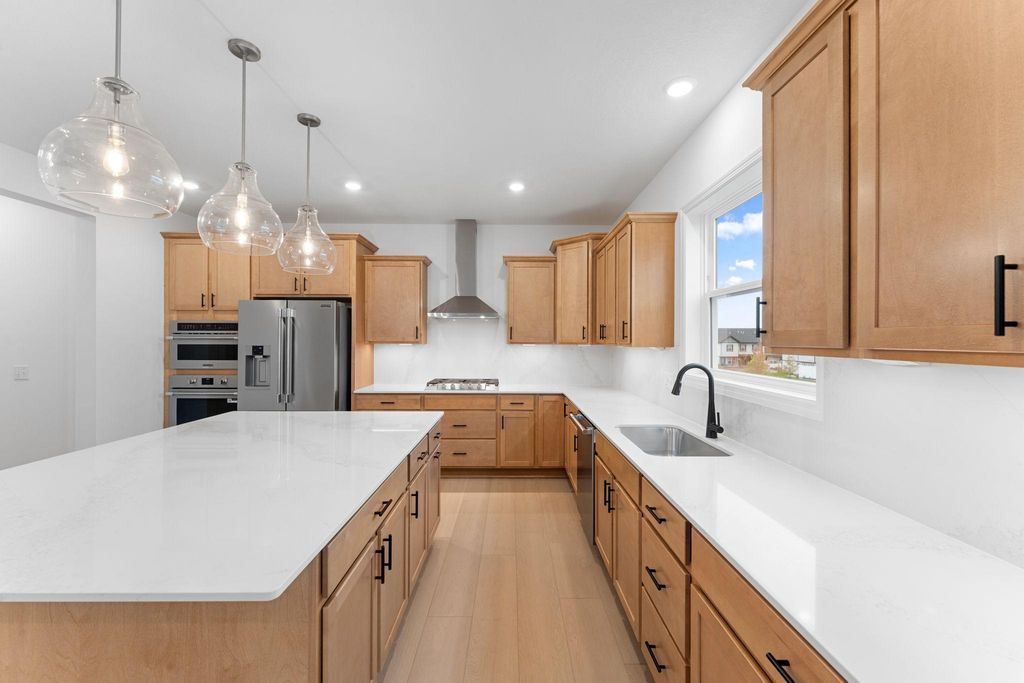 8633 Periwinkle Boulevard, Woodbury, MN 55129 — photo 2
