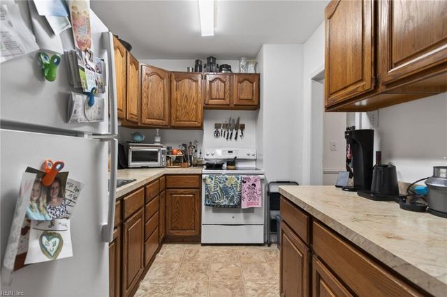 14 Fontaine RD, Newport News, VA 23601