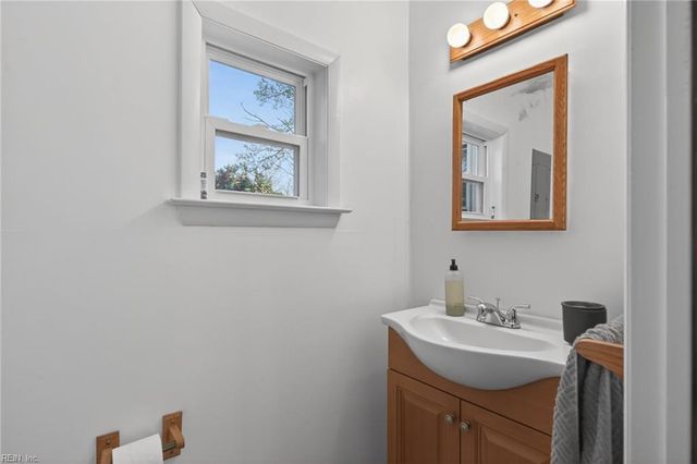 14 Fontaine RD, Newport News, VA 23601