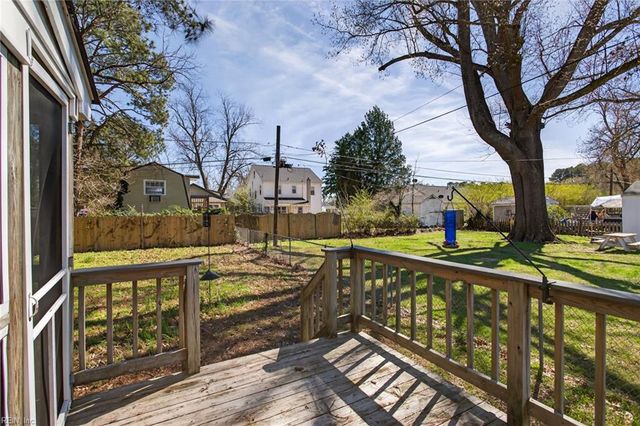 14 Fontaine RD, Newport News, VA 23601