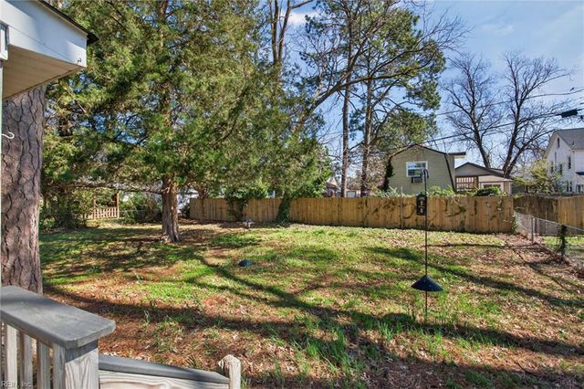 14 Fontaine RD, Newport News, VA 23601