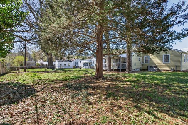 14 Fontaine RD, Newport News, VA 23601