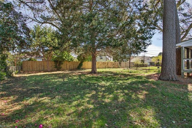 14 Fontaine RD, Newport News, VA 23601