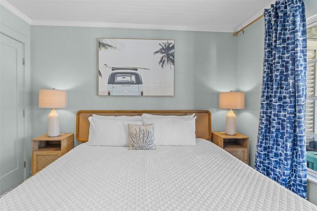 26 SEASIDE COURT, Holmes Beach, FL 34217