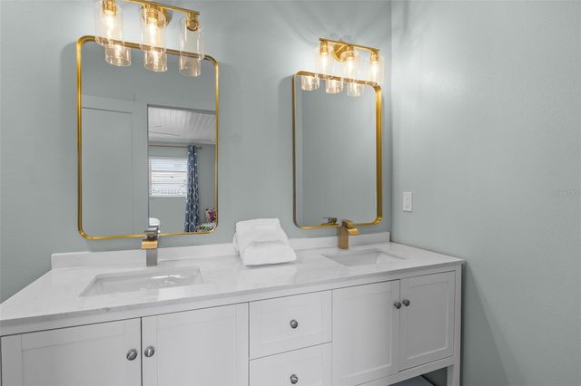 26 SEASIDE COURT, Holmes Beach, FL 34217