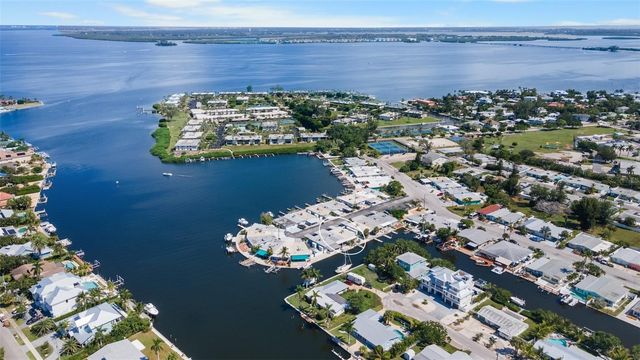 26 SEASIDE COURT, Holmes Beach, FL 34217