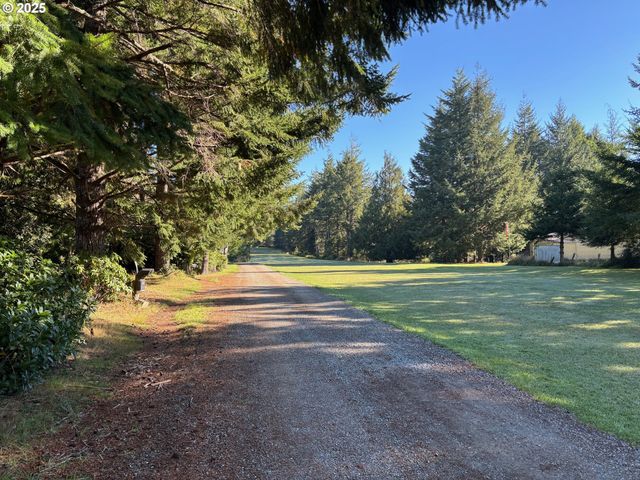 93919 SUNNY HILL Ln, North Bend, OR 97459