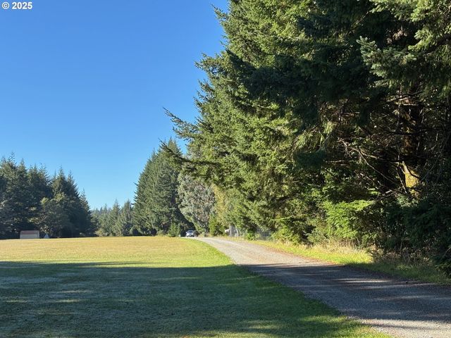 93919 SUNNY HILL Ln, North Bend, OR 97459