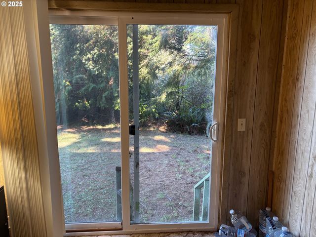 93919 SUNNY HILL Ln, North Bend, OR 97459