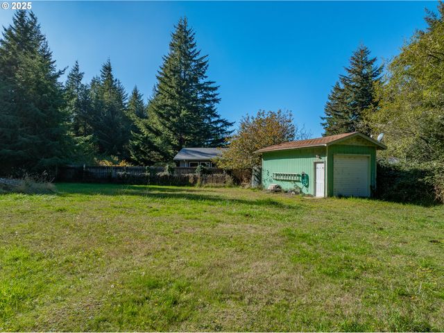 93919 SUNNY HILL Ln, North Bend, OR 97459