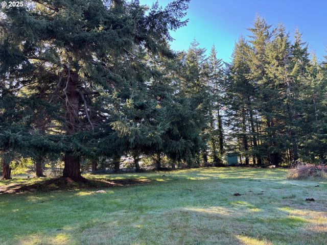 93919 SUNNY HILL Ln, North Bend, OR 97459