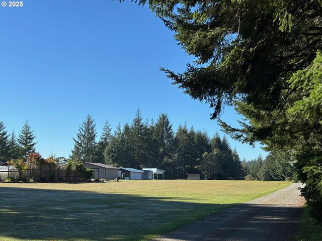 93919 SUNNY HILL Ln, North Bend, OR 97459