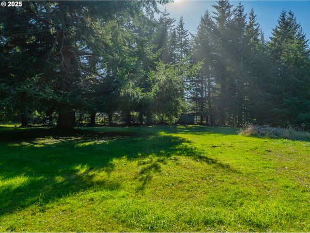 93919 SUNNY HILL Ln, North Bend, OR 97459