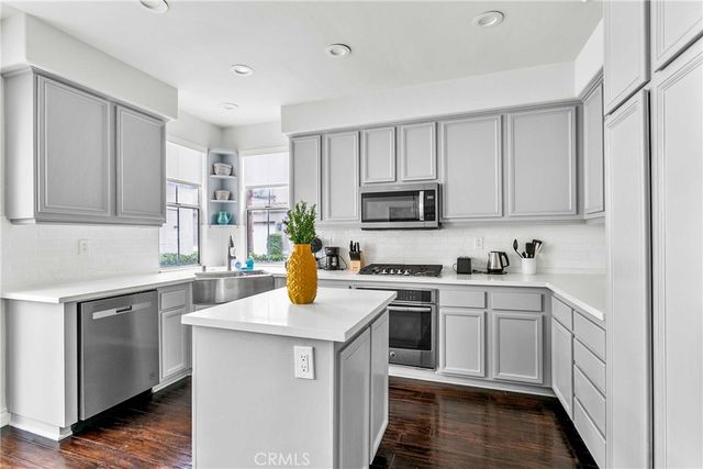 6 Del Carlo, Irvine, CA 92606
