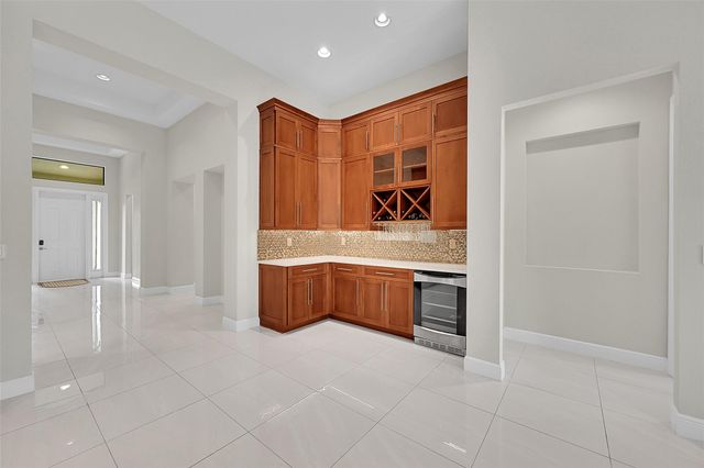 9375 Cantal Cir W, Parkland, FL 33076