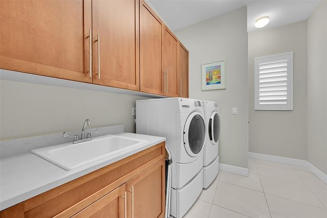 9375 Cantal Cir W, Parkland, FL 33076