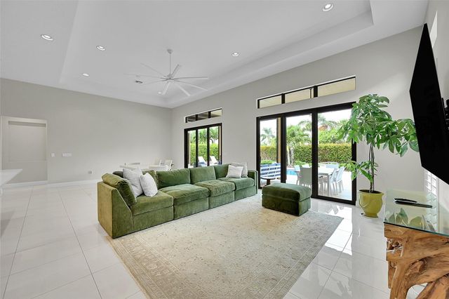 9375 Cantal Cir W, Parkland, FL 33076