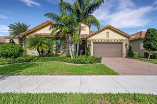9375 Cantal Cir, Pompano Beach, FL 33076