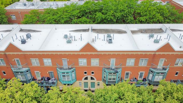 4518 S Woodlawn Avenue, Chicago, IL 60615