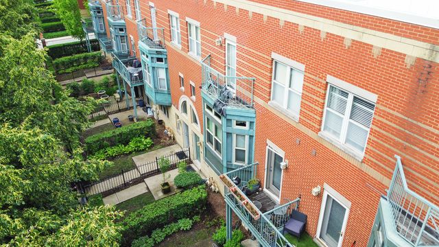 4518 S Woodlawn Avenue, Chicago, IL 60615