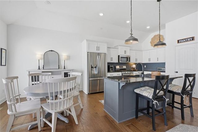 1709 COTTONWOOD CREEK Avenue, Kearney, MO 64060