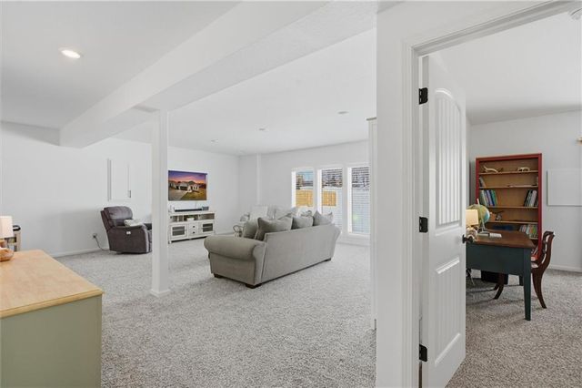 1709 COTTONWOOD CREEK Avenue, Kearney, MO 64060