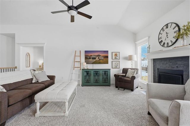 1709 COTTONWOOD CREEK Avenue, Kearney, MO 64060