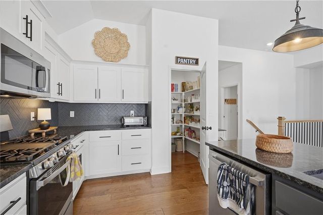 1709 COTTONWOOD CREEK Avenue, Kearney, MO 64060