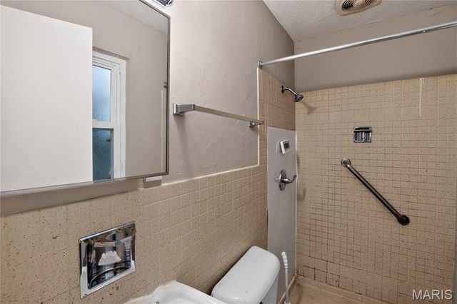 1441 Oliveto Lane, Hazelwood, MO 63042
