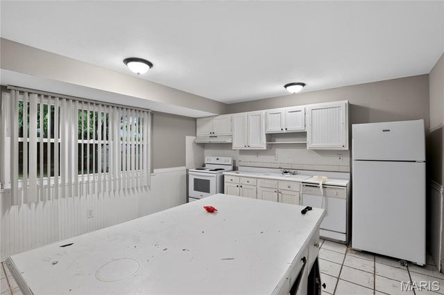 1441 Oliveto Lane, Hazelwood, MO 63042
