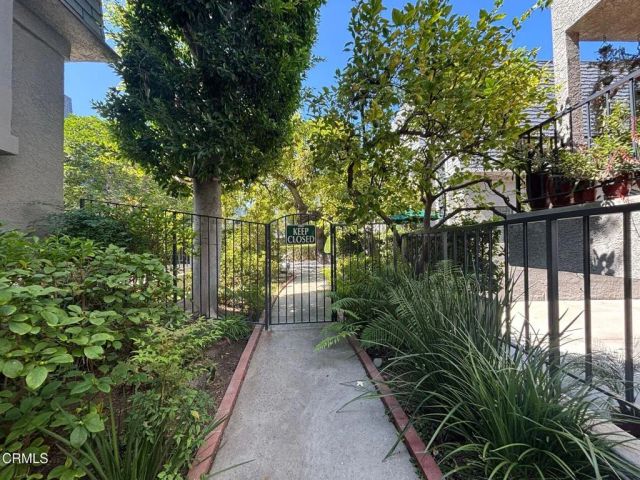 352 S Orange Grove Boulevard 15, Pasadena, CA 91105