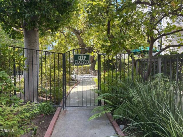352 S Orange Grove Boulevard 15, Pasadena, CA 91105