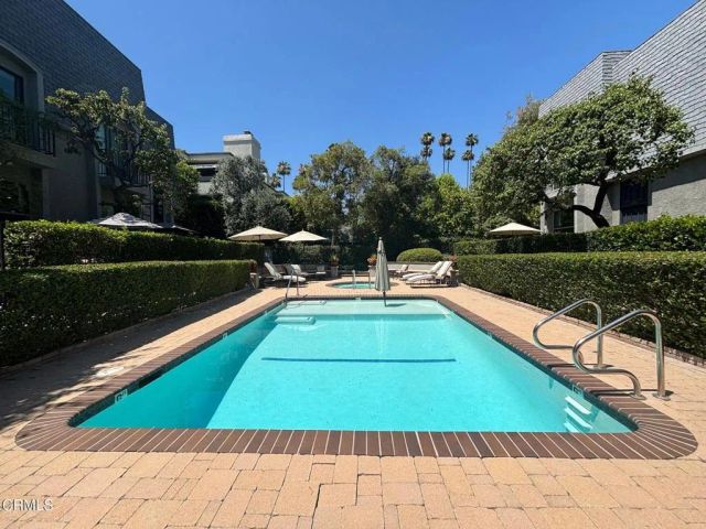 352 S Orange Grove Boulevard 15, Pasadena, CA 91105