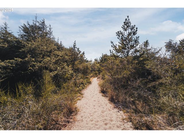 6485 HERON VIEW Dr, Neskowin, OR 97149