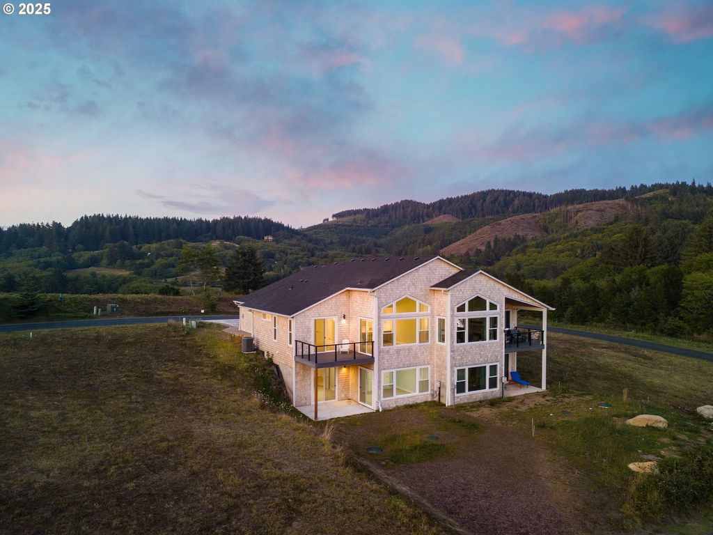 6485 HERON VIEW Dr, Neskowin, OR 97149