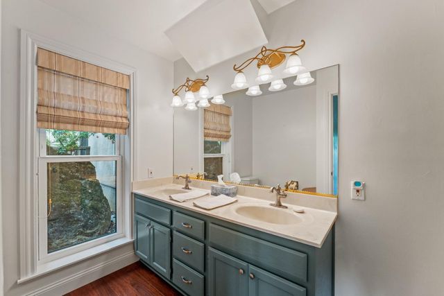 6435 Fairway Ct, Auburn, CA 95602