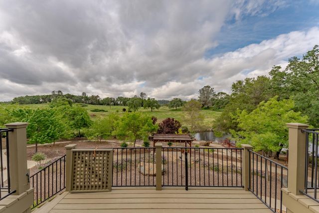 6435 Fairway Ct, Auburn, CA 95602