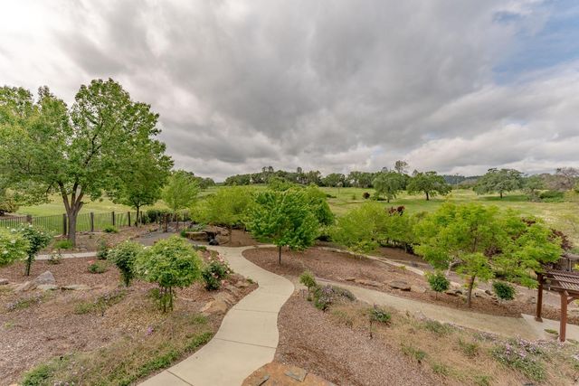 6435 Fairway Ct, Auburn, CA 95602