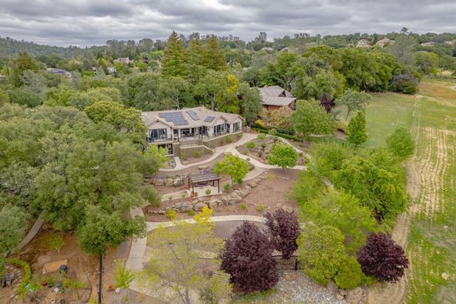 6435 Fairway Ct, Auburn, CA 95602