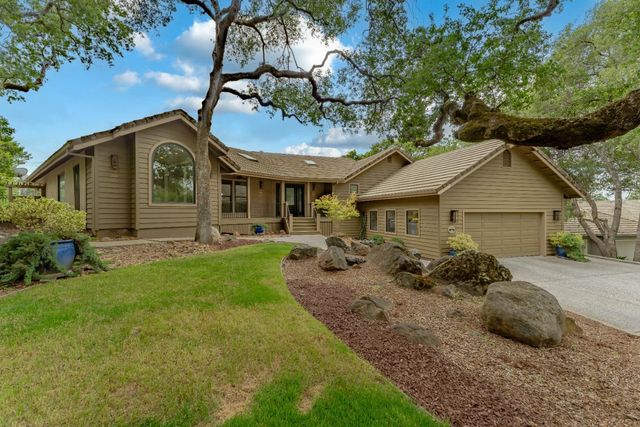 6435 Fairway Ct, Auburn, CA 95602