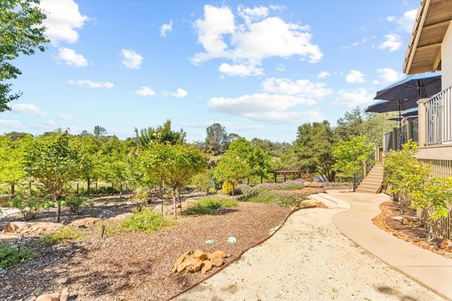 6435 Fairway Ct, Auburn, CA 95602
