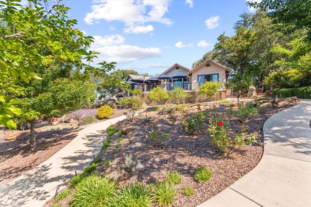 6435 Fairway Ct, Auburn, CA 95602
