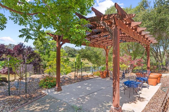 6435 Fairway Ct, Auburn, CA 95602