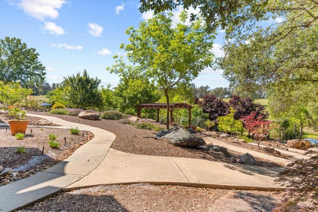 6435 Fairway Ct, Auburn, CA 95602