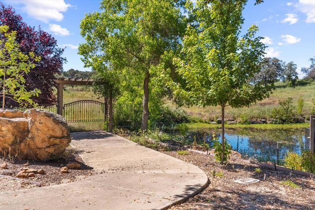 6435 Fairway Ct, Auburn, CA 95602