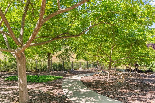 6435 Fairway Ct, Auburn, CA 95602