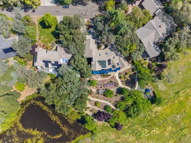 6435 Fairway Ct, Auburn, CA 95602